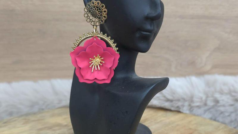 Boucles D'oreilles Bohèmes Avec Pompons Rose Fuchsia - Métal - Neuf Avec étiquettes - Style Boho Chic