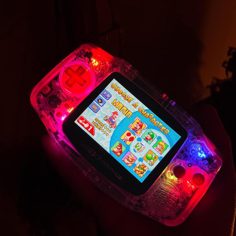 Game Boy Advance transparente avec LEDs RGB sous les boutons